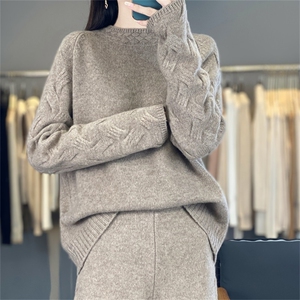 2025年秋季新款百搭女士三股绞花袖毛衣图片