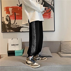 灰色