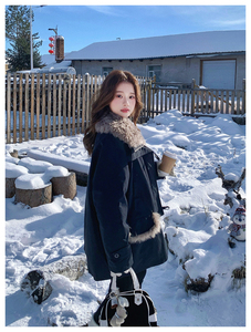 羊羔毛翻领加厚保暖派克服女冬巨好看中场款宽松外套图片