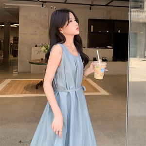 法式温柔无袖连衣裙2025新款女夏仙女收腰孕妇度假风高级吊带长裙图片