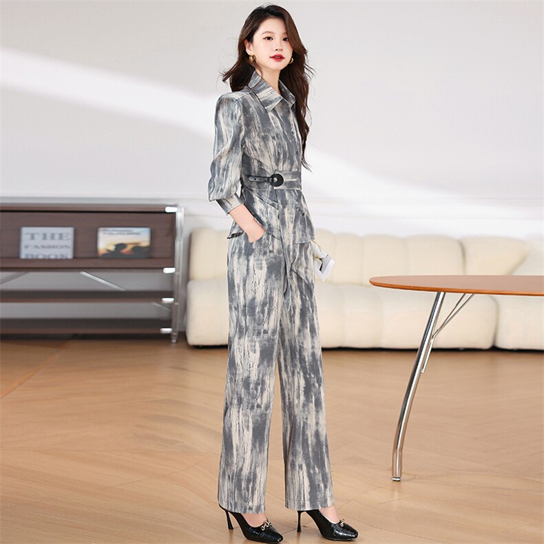 西装外套女2024年新款秋装印花修身小西装复古设计感西服灰色上衣,女装套装/套裙,梦依杭