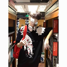 黑色