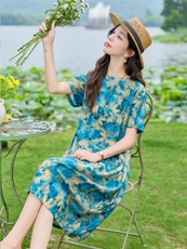 现货复古水墨印花中长款连衣裙2026夏季新款宽松显瘦气质圆领裙子，女装连衣裙，鑫鑫格