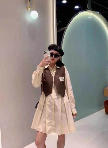 新款马甲连衣裙，女装马夹，红头发儿