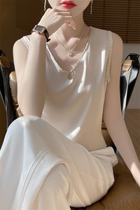 V领背心打底衫2025春夏可外穿吊带缎面新款T恤内搭配小众百搭上衣图片