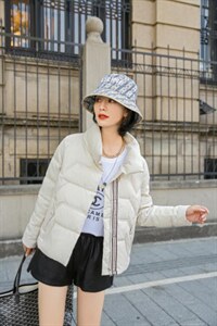 现货羽绒服图片