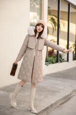 真毛领，大气款羽绒服，两色，四个尺码，女装羽绒服，依柏璐