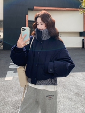 藏青色针织拼接短款羽绒服女2025冬新款设计感小个子90白鸭绒外套，女装羽绒服，辉之琳