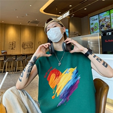 墨绿色
