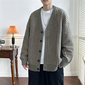 秋冬季毛衣男山系条纹长袖日系复古青年质感拼色V领打底上衣,拼接风格怎么搭配衣服图片大全图片