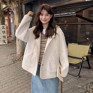 现货 24秋皮毛一体短外套9021-P155-K218图片