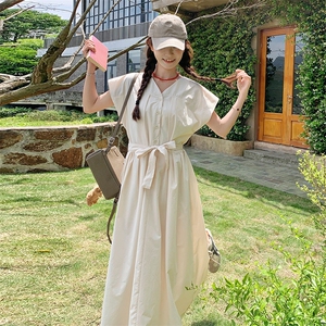 别致绝美粉色连衣裙女夏2024新款高级感钓系约会裙文艺浪漫复古图片