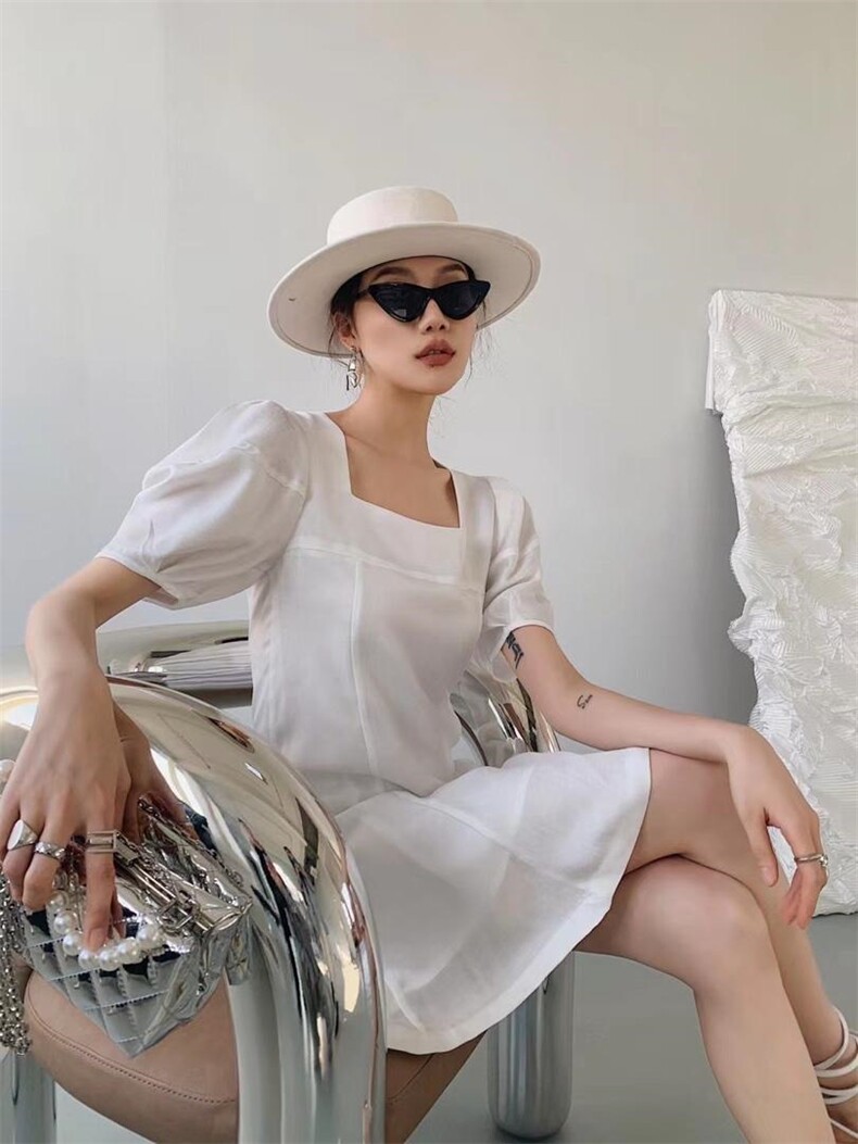 夏季新款方领连衣裙现货供应，女装连衣裙，AUDREY WANG