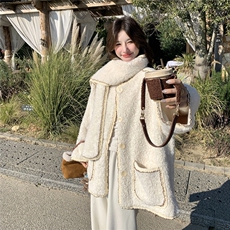 【新年款】冬季新款韩系设计感撞色羊羔毛外套女气质百搭女配围巾，女装皮草，2C159