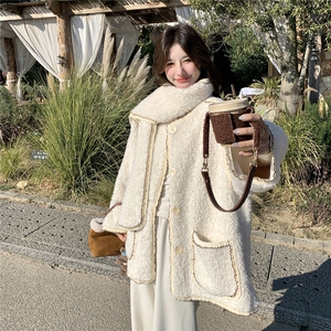 【新年款】冬季新款韩系设计感撞色羊羔毛外套女气质百搭女配围巾图片