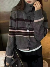 2025年秋季时尚百搭通勤简约休闲灰咖条纹高领开衫，女装针织衫/毛衣，晨旭羊绒