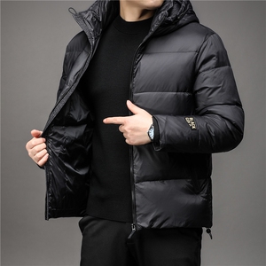 冬季羽绒服男青年短款加厚保暖时尚潮流简约白鸭绒连帽外套潮服图片