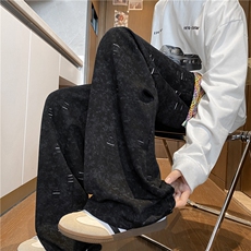 黑色