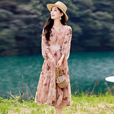 七分袖剪花连衣裙女2025年新款韩版V领气质收腰显瘦雪纺碎花裙子，女装连衣裙，魅丽静蓝