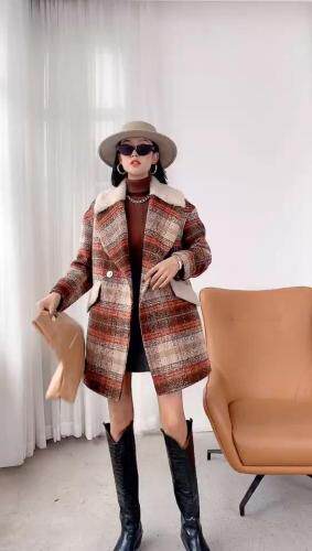 近版羽绒大衣，女装，笛蝶