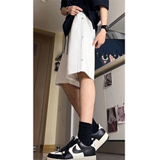 灰色