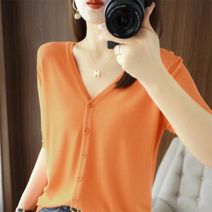 奥特莱斯专柜正品女装清仓休闲冰丝短袖V领针织开衫女宽松百搭t恤图片