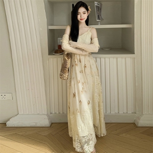 纯欲风重工蕾丝吊带连衣裙针织开衫两件套女2025夏装海边度假套裙图片
