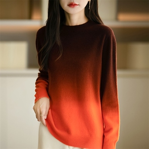 2025秋冬新款渐变色圆领长袖针织衫女小众设计感时尚内搭打底毛衣图片