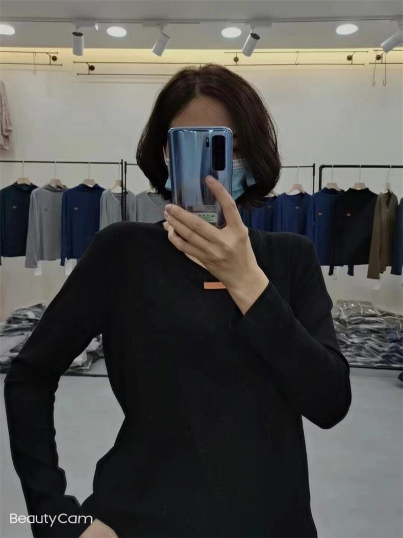 【现货】坑条V领打底衫,女装其它,依鼎衣典