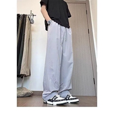 灰色