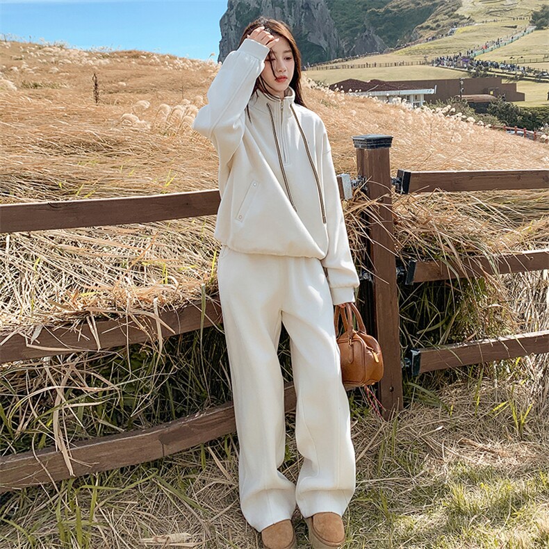韩系松弛感穿搭女2024冬新款学院风羽绒服马甲加厚卫衣卫裤两件套,女装套装/套裙,2C305