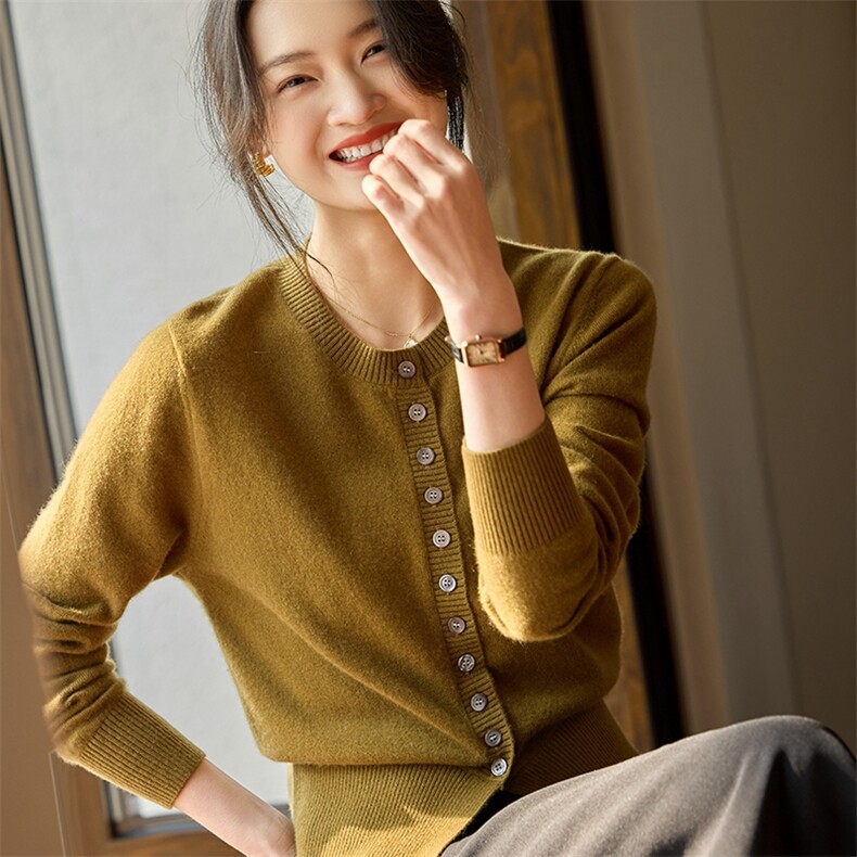 2025新款圆领开衫女士时尚纯山羊绒高端纯色毛衣针织长袖外套图片