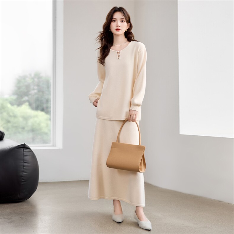 现货！秋季新款法式简约风珍珠圆领收腰气质款百搭两件套裙女，女装套装/套裙，宝儿家