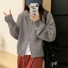 灰色