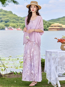 温柔风松弛感宽松罩衫吊带两件套图片