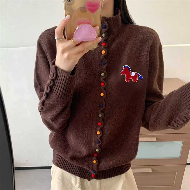 2026年秋季时尚百搭通勤简约休闲多扣小马,女装羊毛衫,新胜羊绒