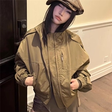 卡其色