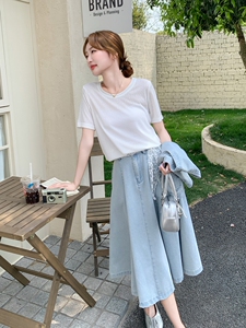 时尚减龄牛仔套装女2025年夏季新款马甲T恤半身裙三件套图片