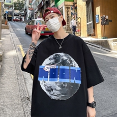 黑色