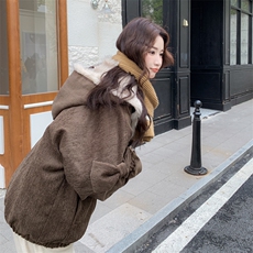 25冬季~座山雕羽绒外套~内里90白鸭绒，女装短外套，2C283