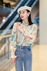 新款上衣图片