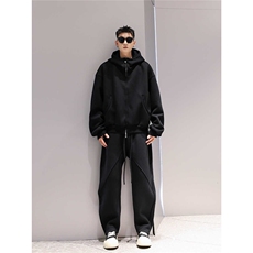黑色