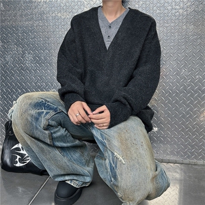 深灰色假两件V领毛衣男款秋冬美式覆古针织衫老钱风慵懒开衫外套图片
