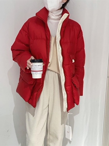 拼色羽绒服图片