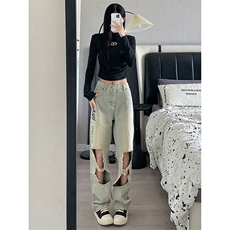 泥黄色