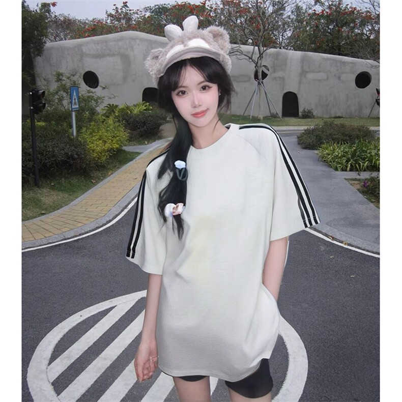 抖音得物品质二开240克宽松纯棉美式潮牌印花三条杠中性风短袖T恤图片