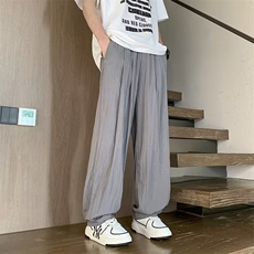 灰色