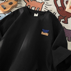 黑色