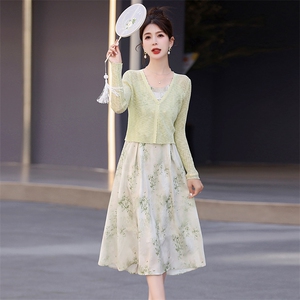 法式温柔碎花连衣裙套装女2025春夏新款时尚防晒开衫吊带裙两件套图片