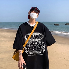 黑色